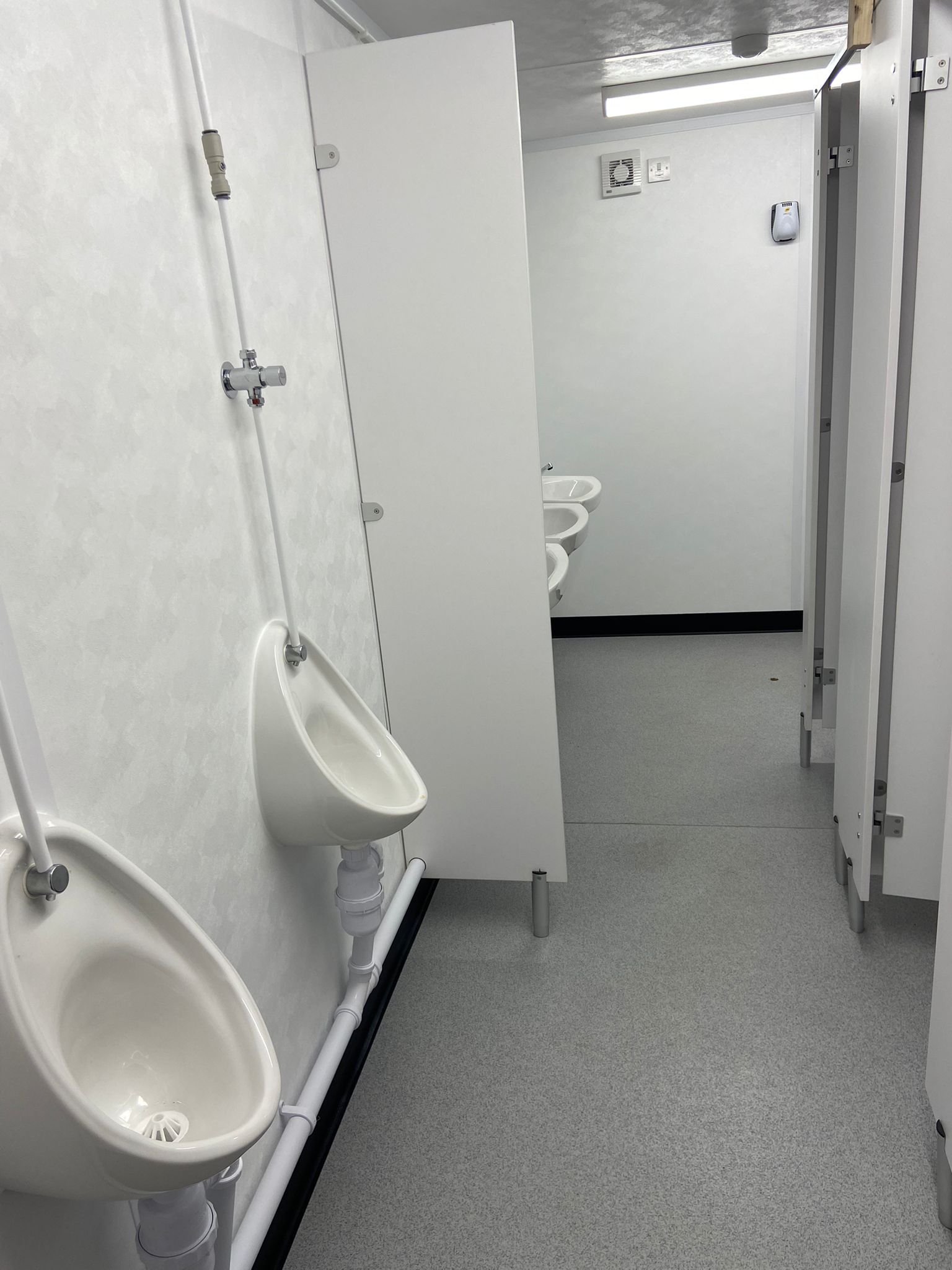 3+1 steel toilet cabin 16ft x 9ft 3+1 steel toilet cabin 16ft x 9ft