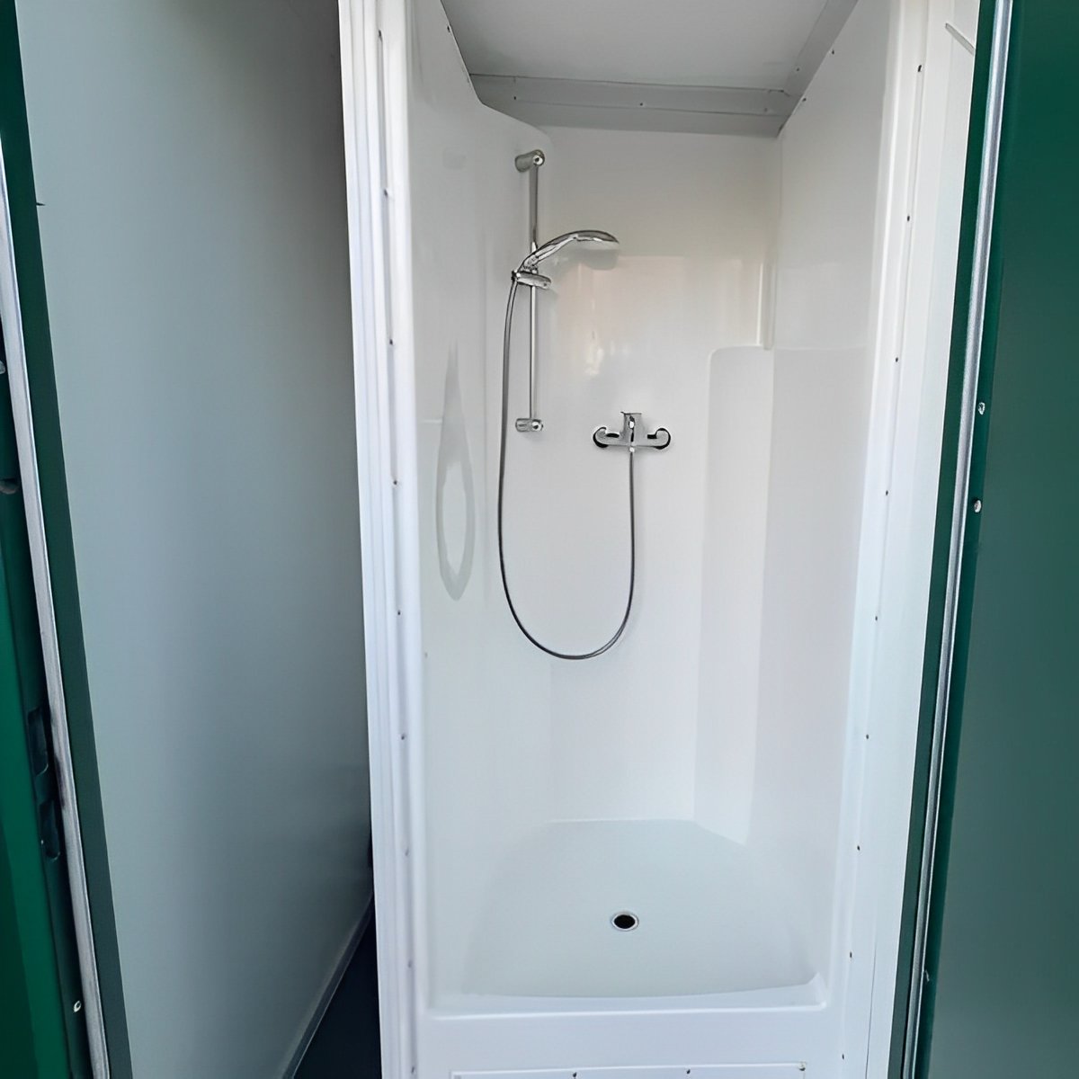 8ft x 5ft mains toilet/shower 8ft x 5ft mains toilet/shower