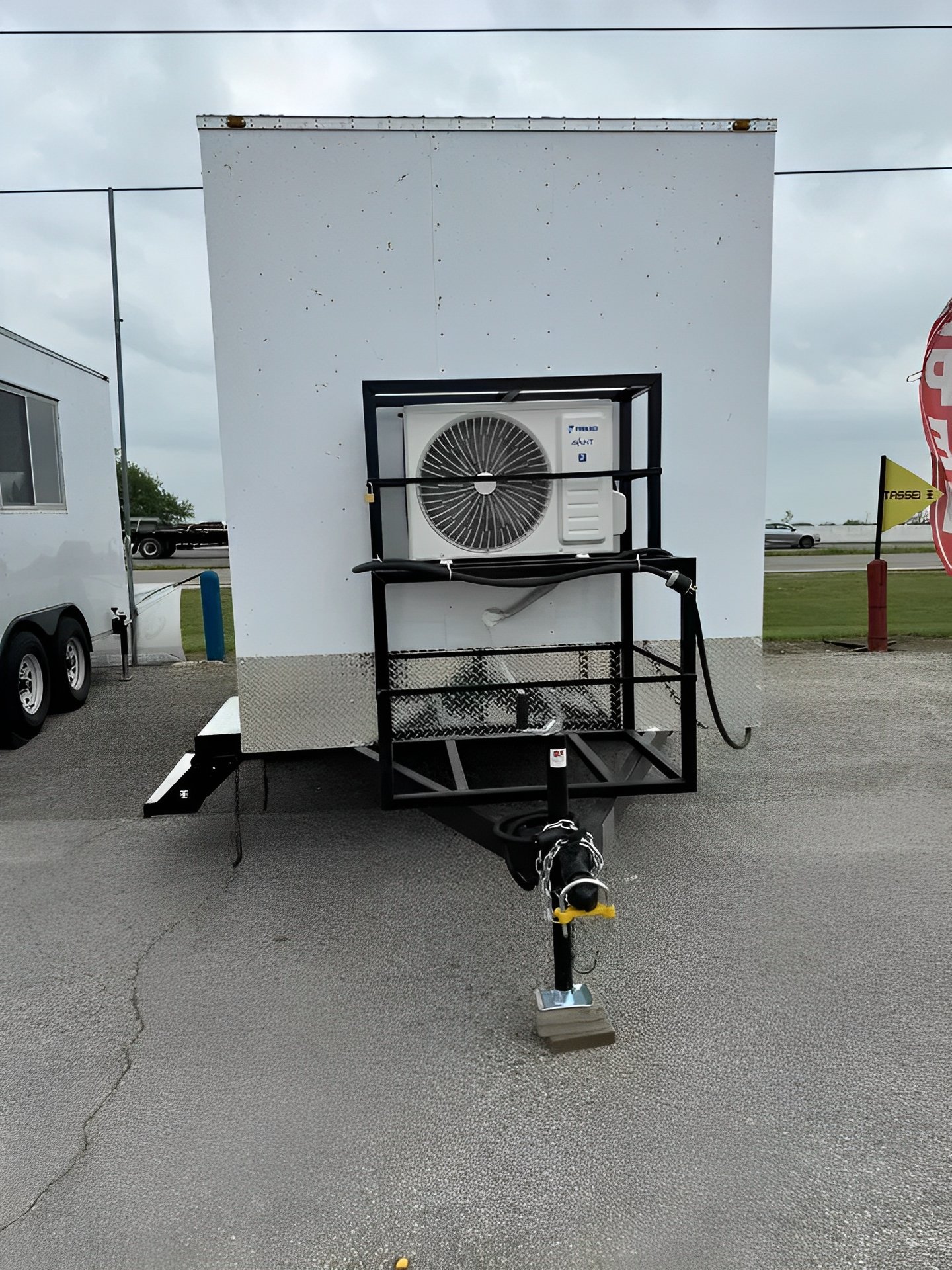 upscale 2 station portable restroom trailer 7′ x 14′ upscale 2 station portable restroom trailer 7′ x 14′